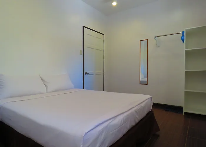 Resort Aozora Seaside Mactan 2*