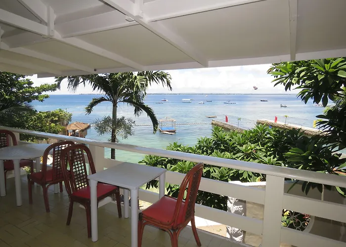 Aozora Seaside Mactan Resort 2*